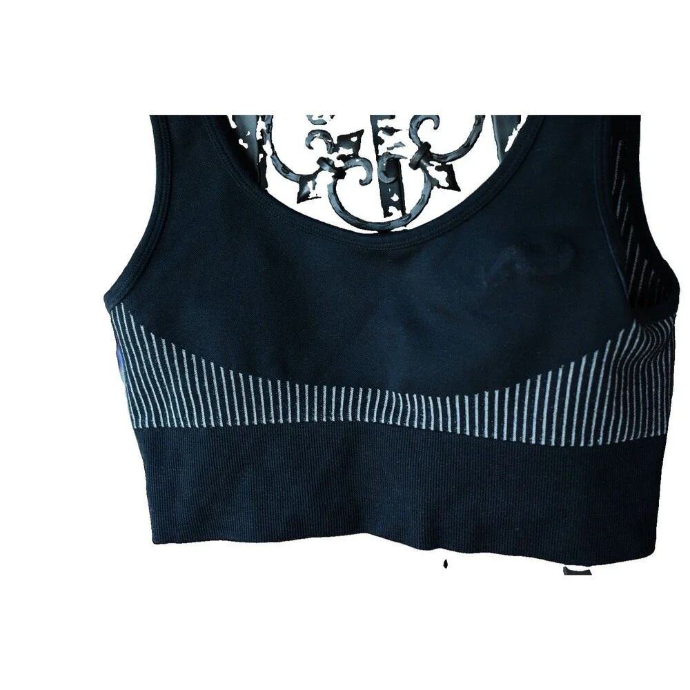 Pursue Fitness Women's Striped Sports Bra Wireless Pullover Black/White M